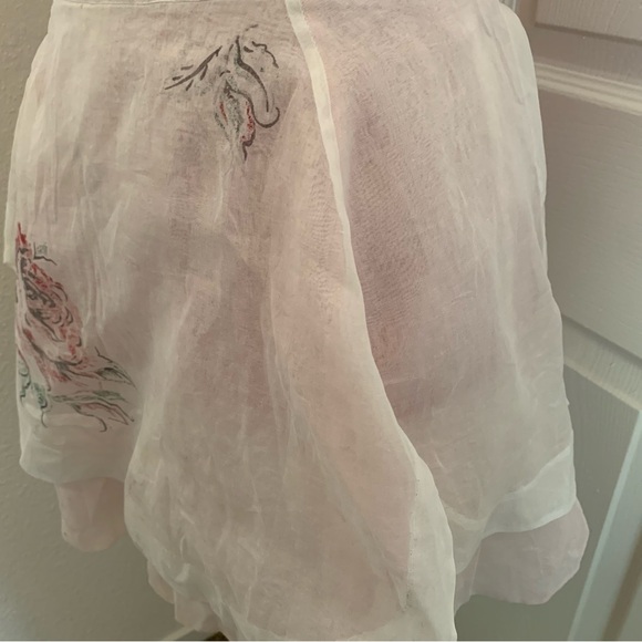 Vintage Pink and White Organza Scalloped Apron with Rose Motif - Picture 6 of 11